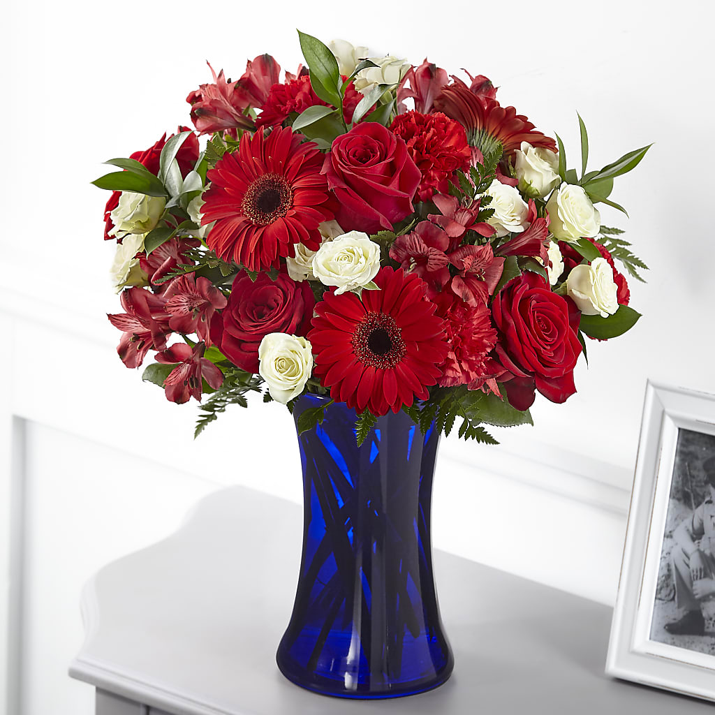 Hearts Embrace Bouquet – Queen Ofe Florist, San Jose CA