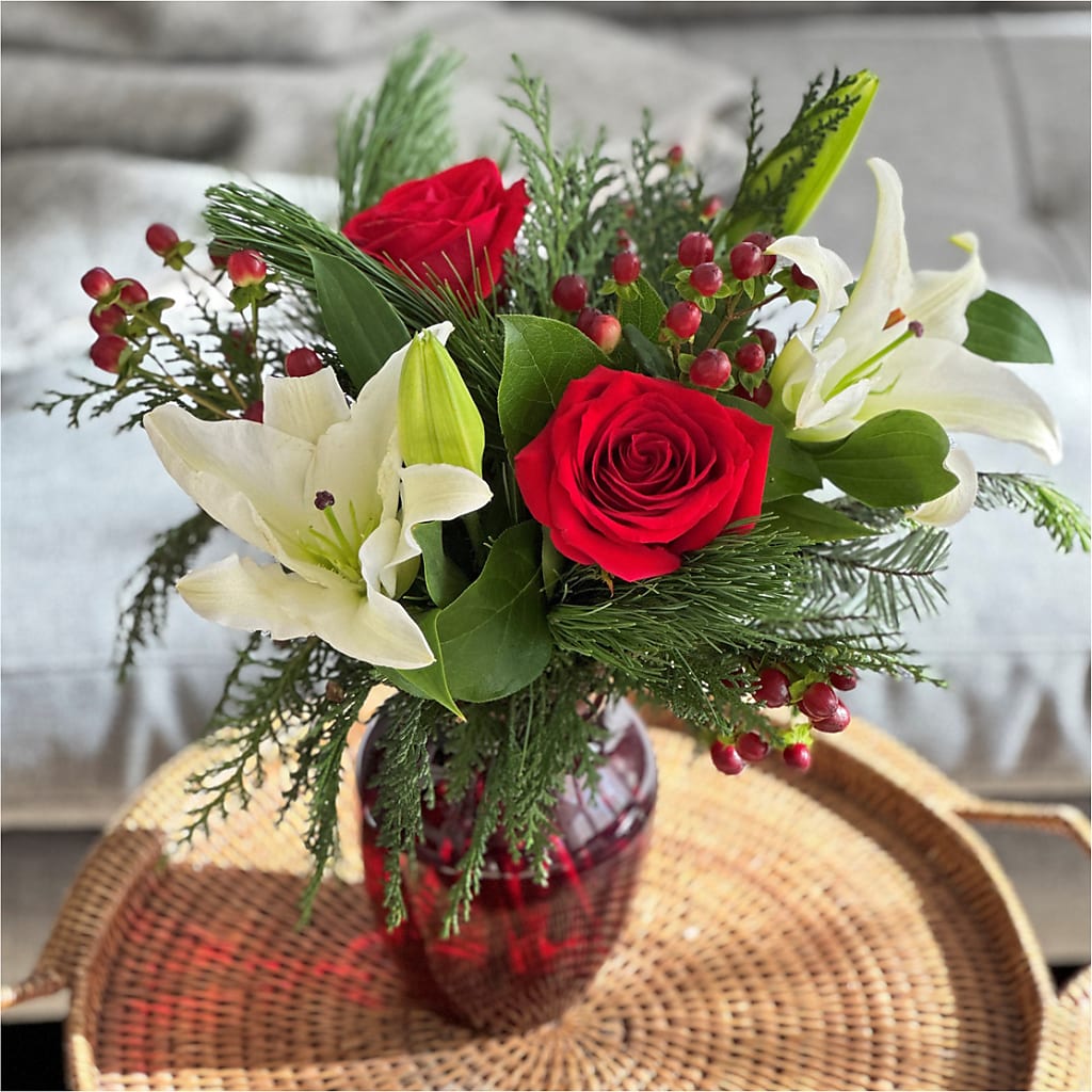 Evergreen Delight Bouquet – Queen Ofe Florist, San Jose CA