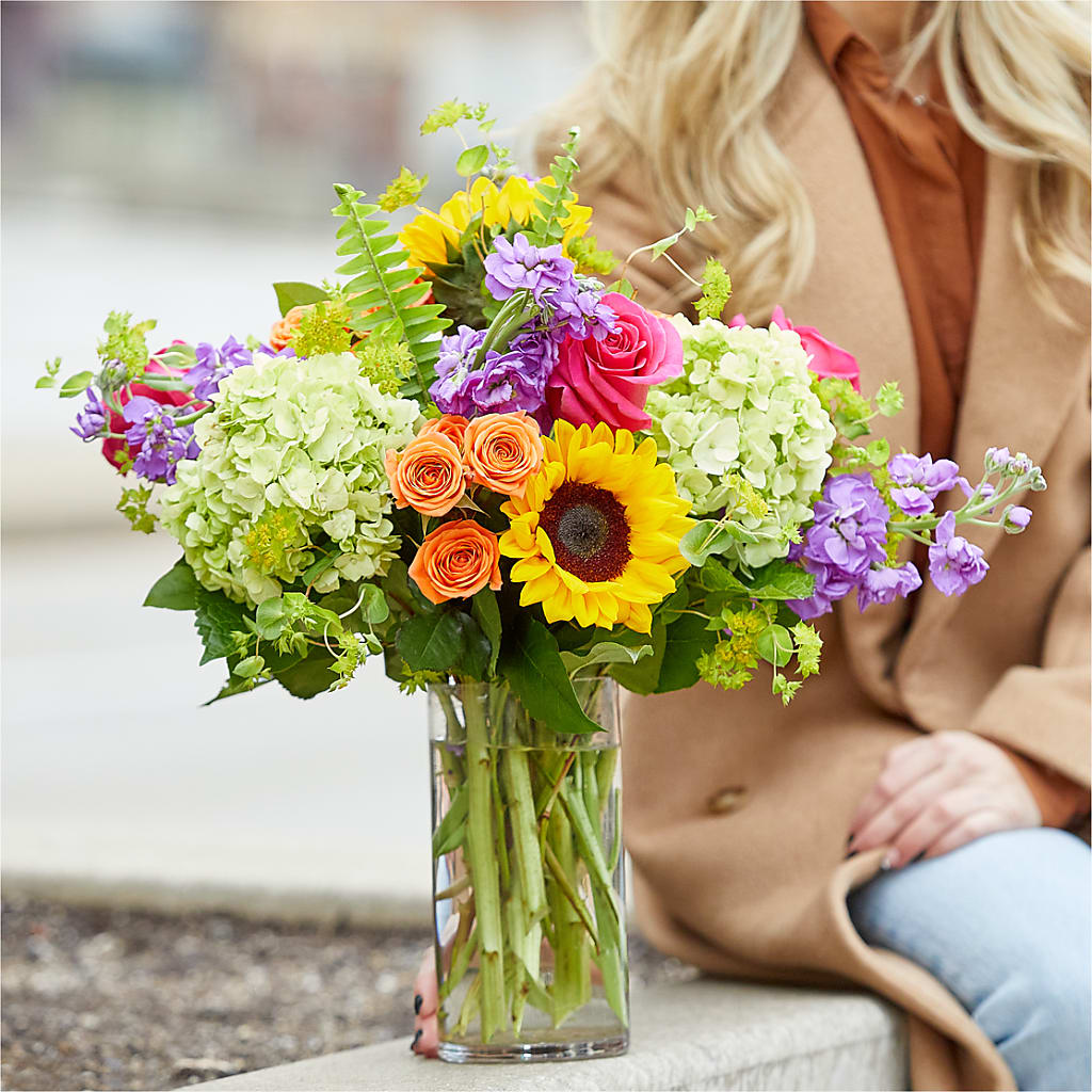 Vibrant Greetings Bouquet –  Queen Ofe Florist, San Jose CA